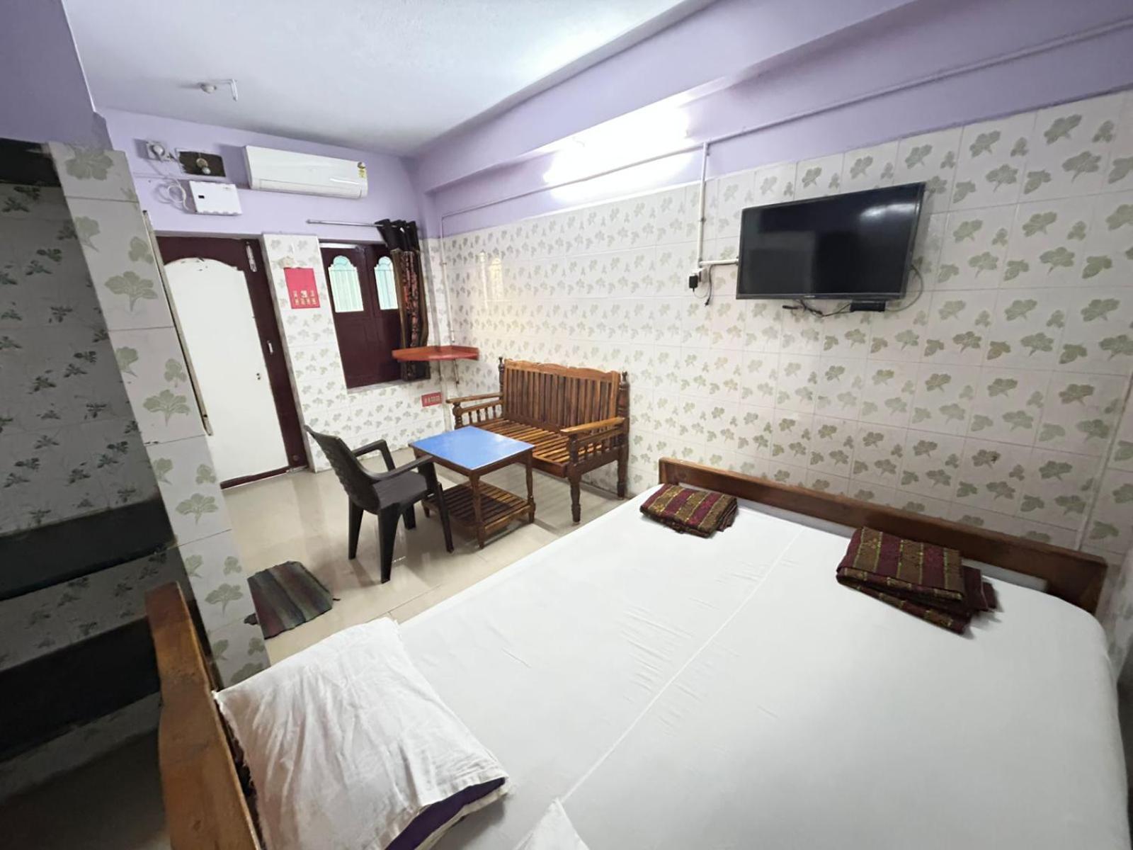 Meera Lodge Chidambaram Exterior foto